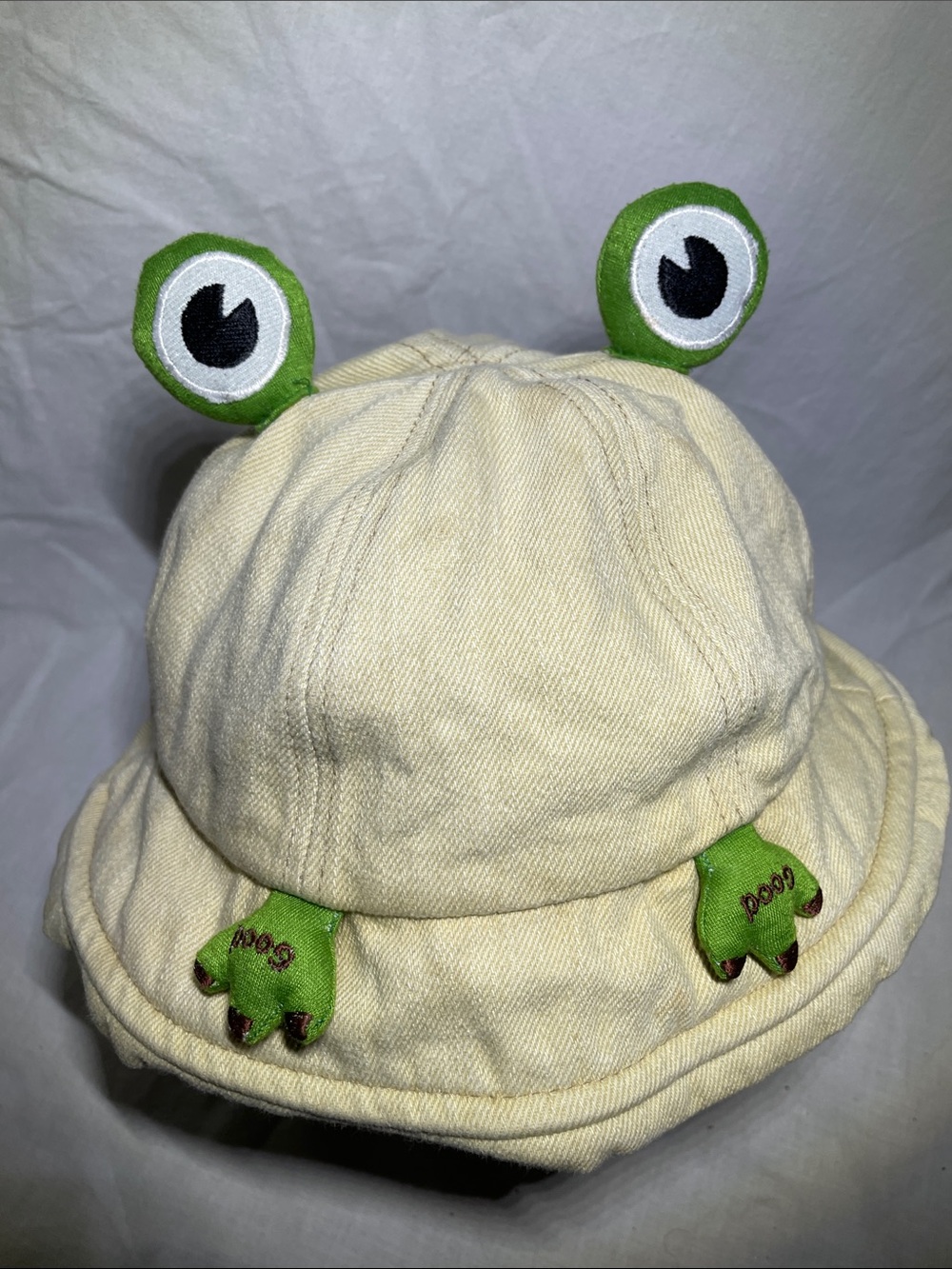 Cute Cream Frog-Eye Bucket Hat for Kids